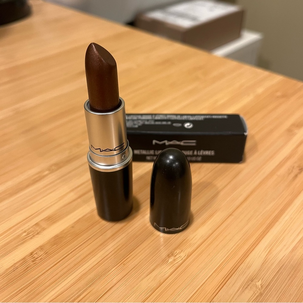 Mac Metallic Lipstick in “Act So Cool”